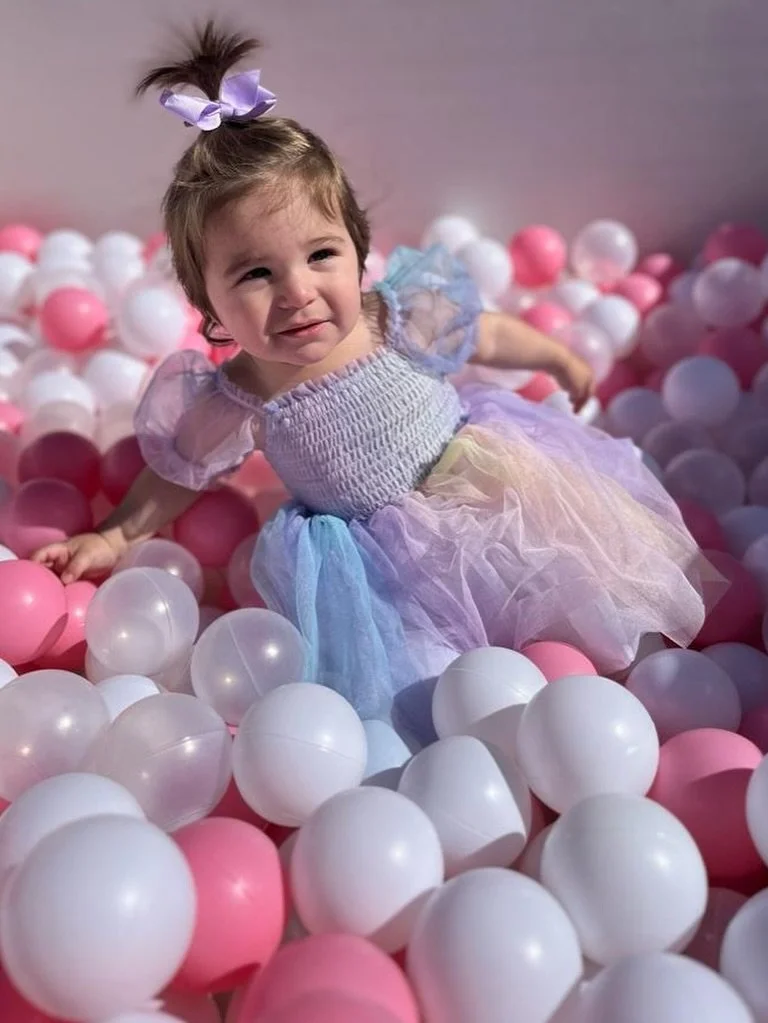 A luxe ball pit for the kids, gorgeous memories for you.

#melbournemums #melbournekidsparty #melbournebirthdayparty #softplaymelbourne #toddlersoftplay firstbirthdaymelbourne