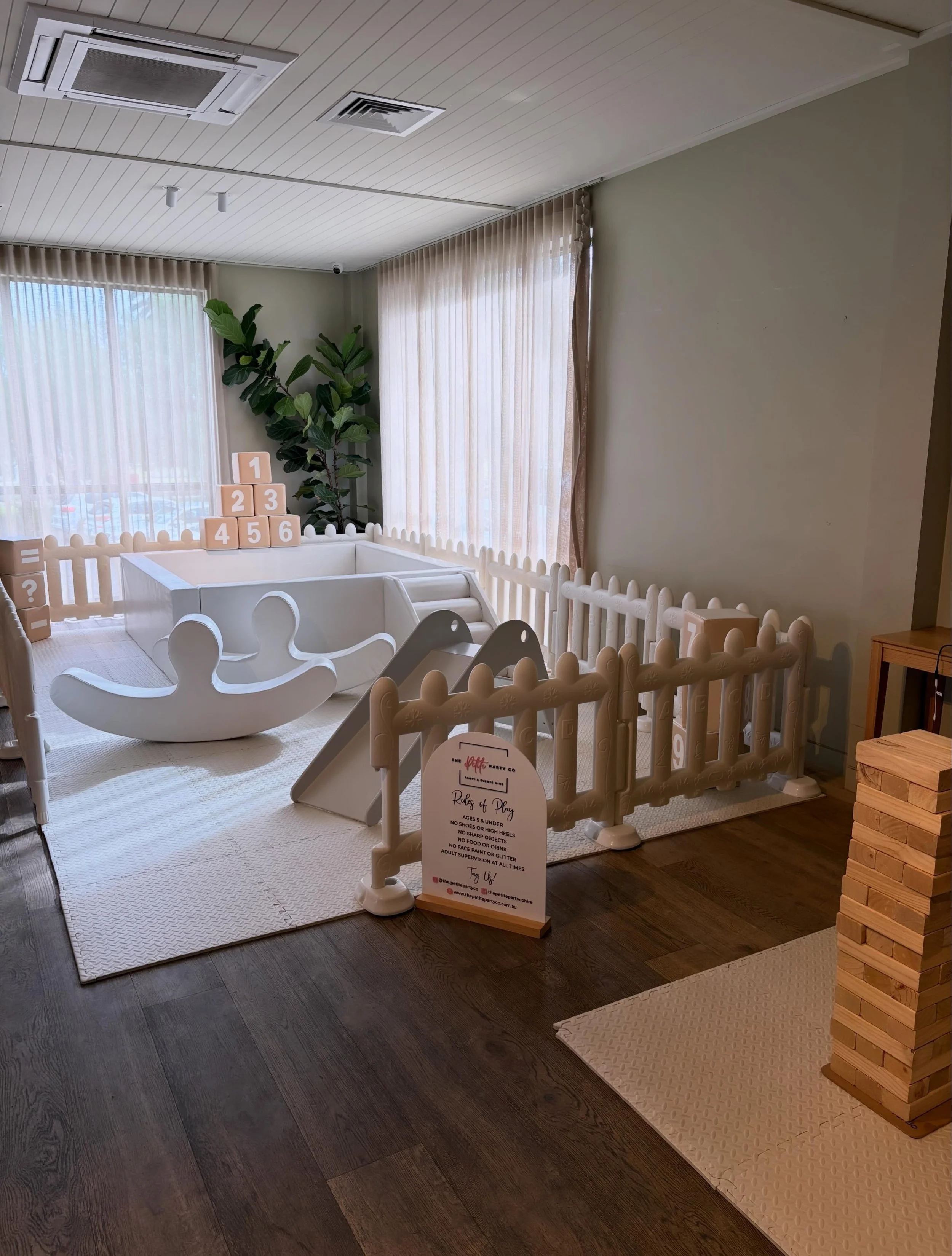 Clean, classic &amp; fun 🧡💙.

 Loved creating this custom setup at our fave venue, @anglerstavernmelbourne . This time we switched the animal hoppers for giant Jenga and we&rsquo;re obsessed ✨