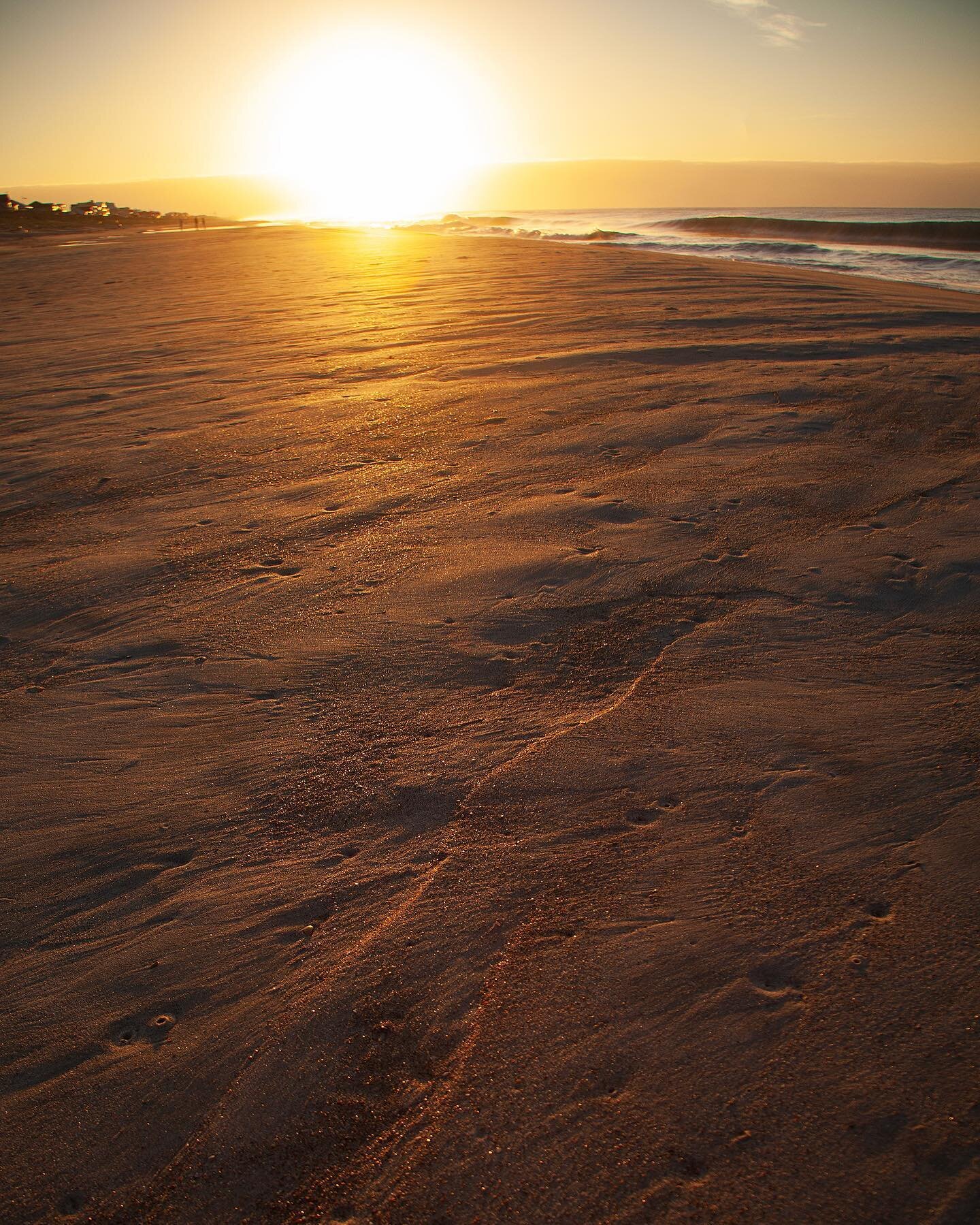 Beach sunrise | 09&bull;09&bull;22

One place outside of Idaho that&rsquo;s commonly featured here. I&rsquo;ve visited this same stretch of beach a half dozen times (or so). The past few, I&rsquo;ve been able to bring my camera along. I rarely sleep-