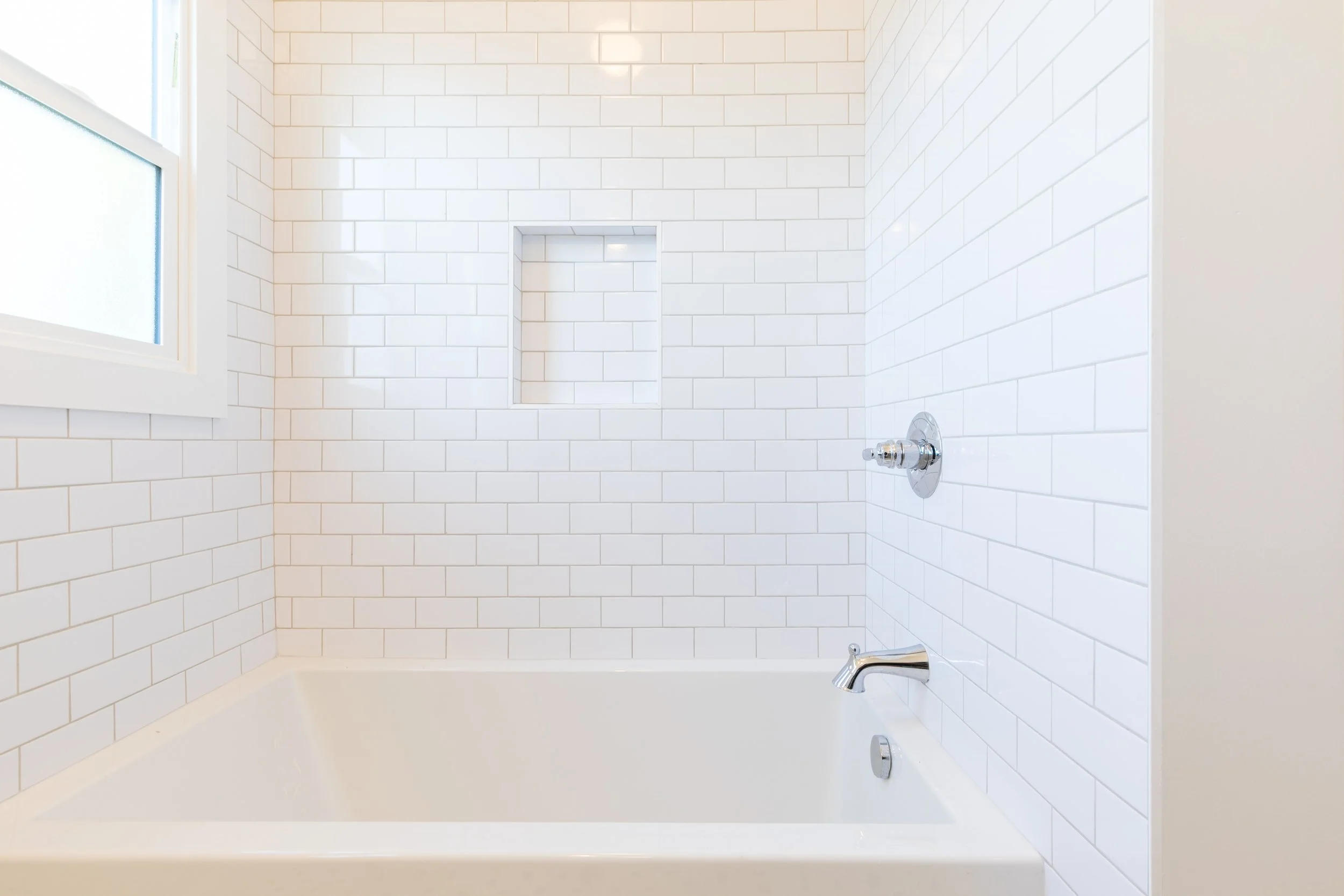 19 - Interior 2822 1_2 Wellington.jpg