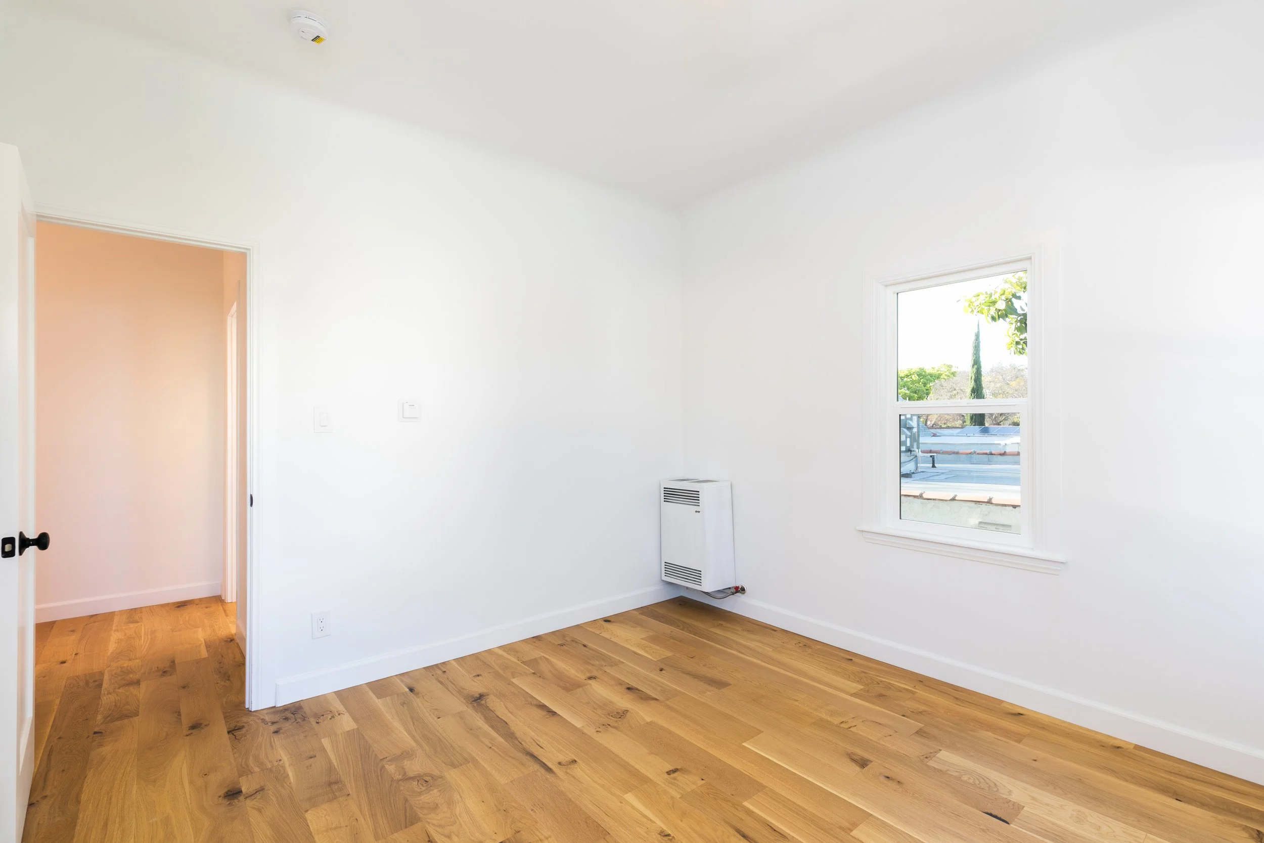 17 - Interior 2822 1_2 Wellington.jpg