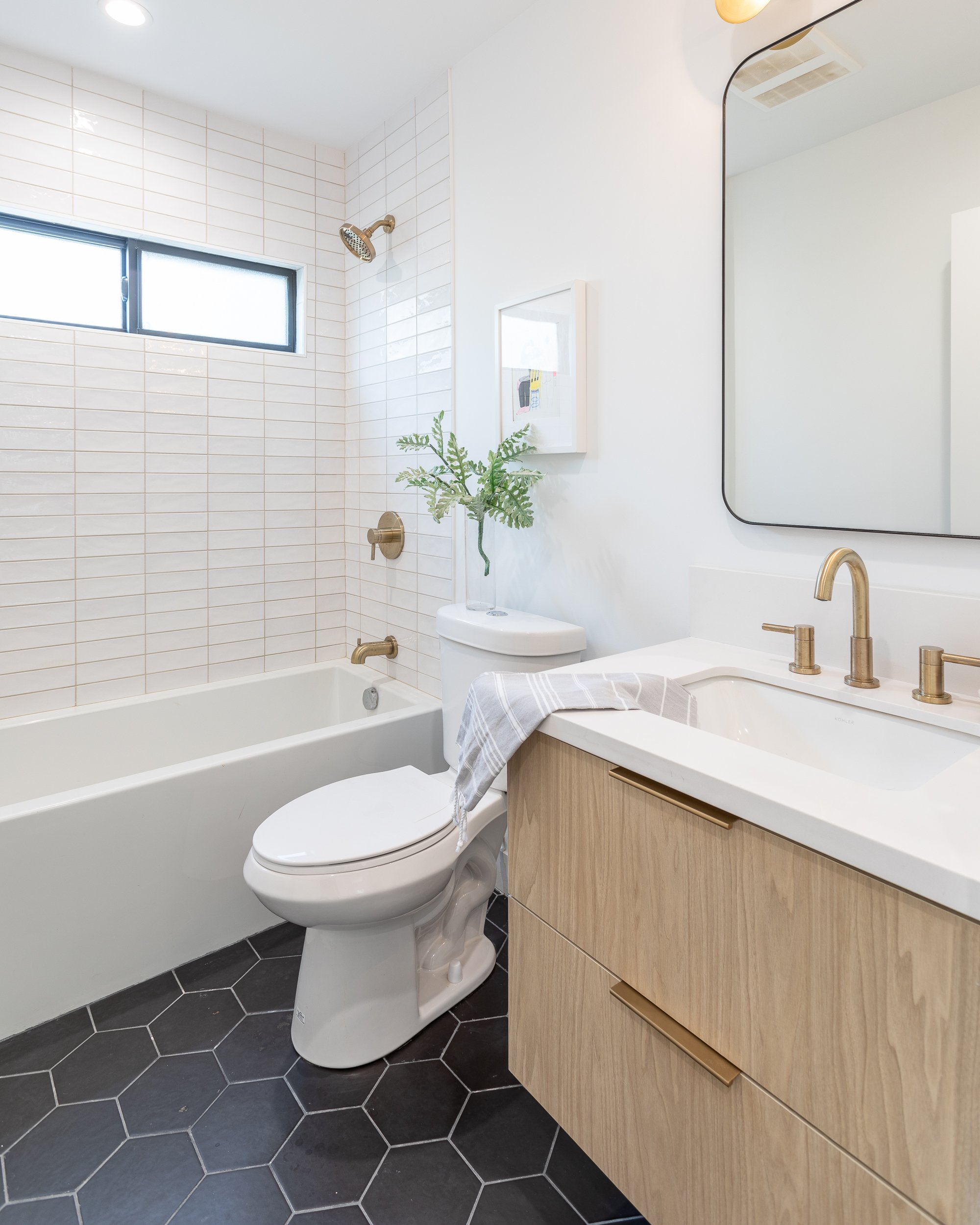 Brooks_Unit1Interior13A.jpg