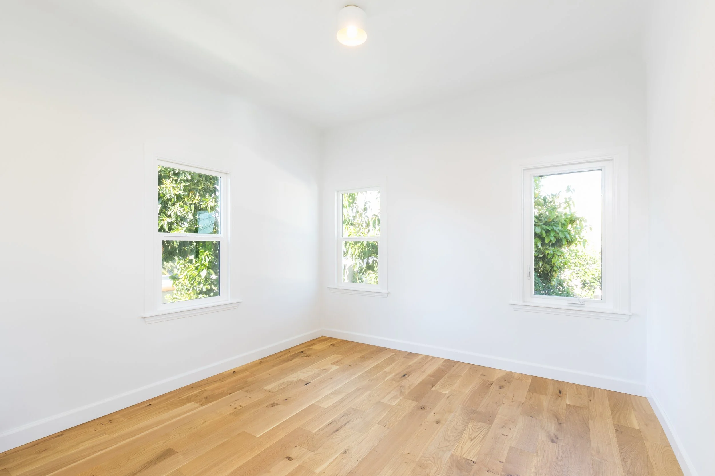 16 - Interior 2822 1_2 Wellington.jpg