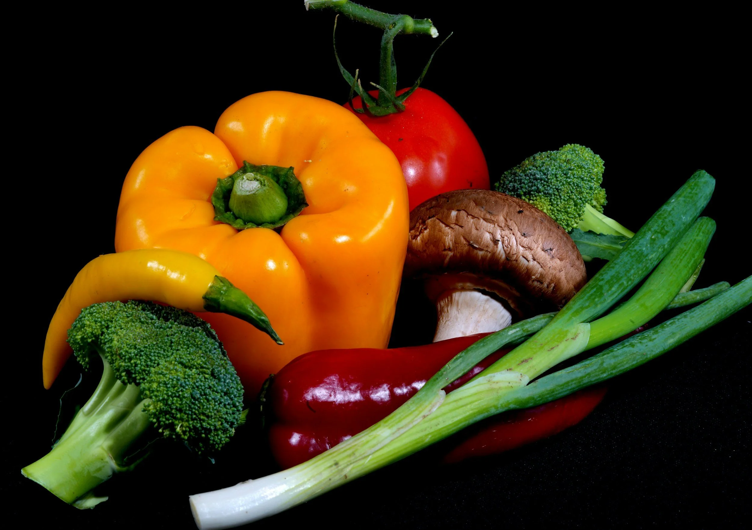 The Best Foods to Eat for Thyroid Health (And What to Cut Back On)
