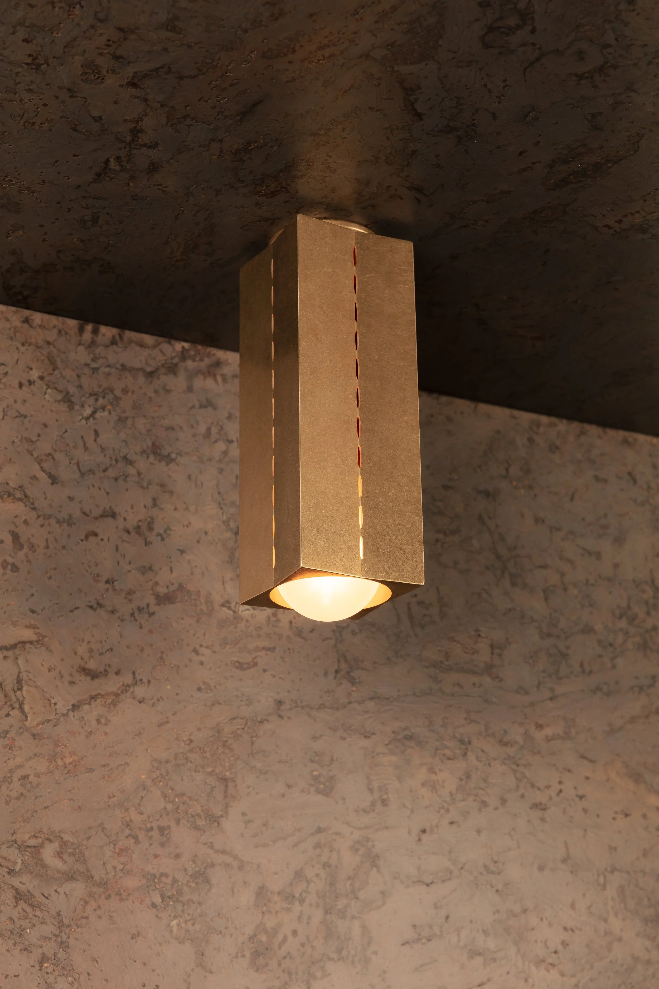Polaris_Ceiling_Brass_Large_On.jpg