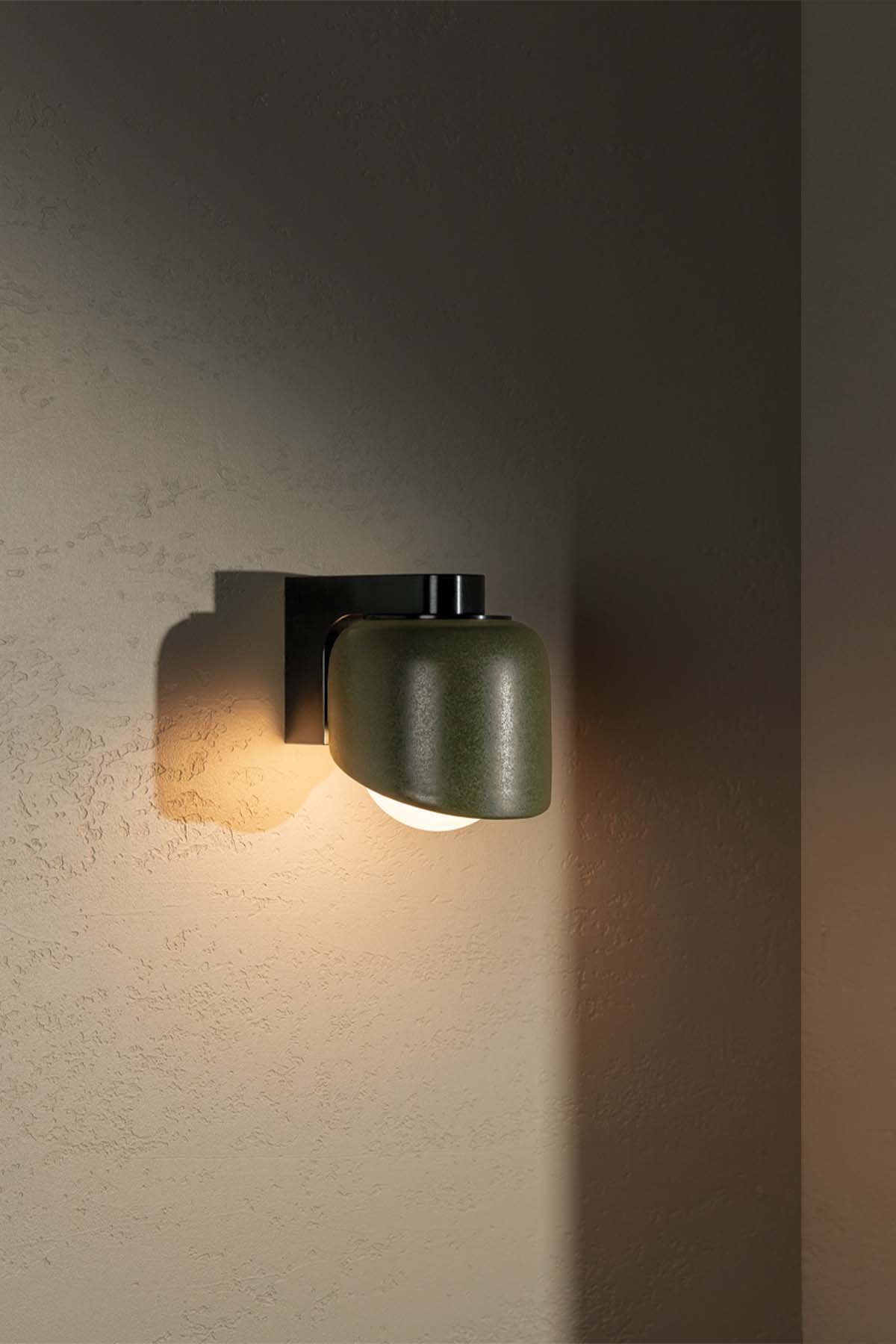 terra-05-wall-lightmarz-designsolivebrushed-black-847325.jpg