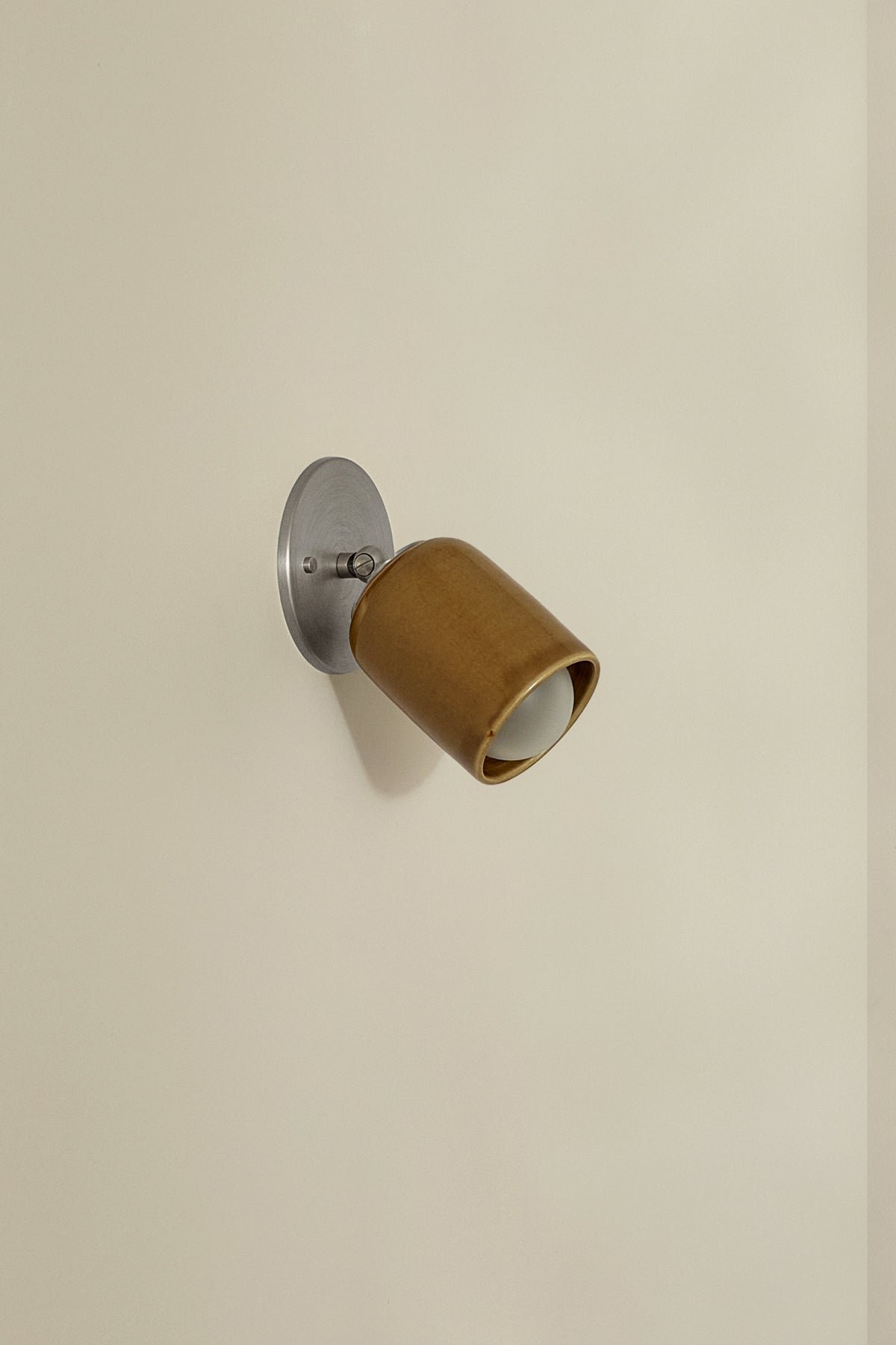 terra-1-short-articulating-surface-sconcemarz-designschartreusebrushed-nickel-473522.jpg