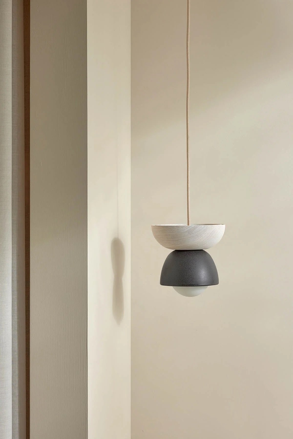 terra-00-pendant-light-fabricmarz-designsleadbleached-ashbrass-779967.jpg