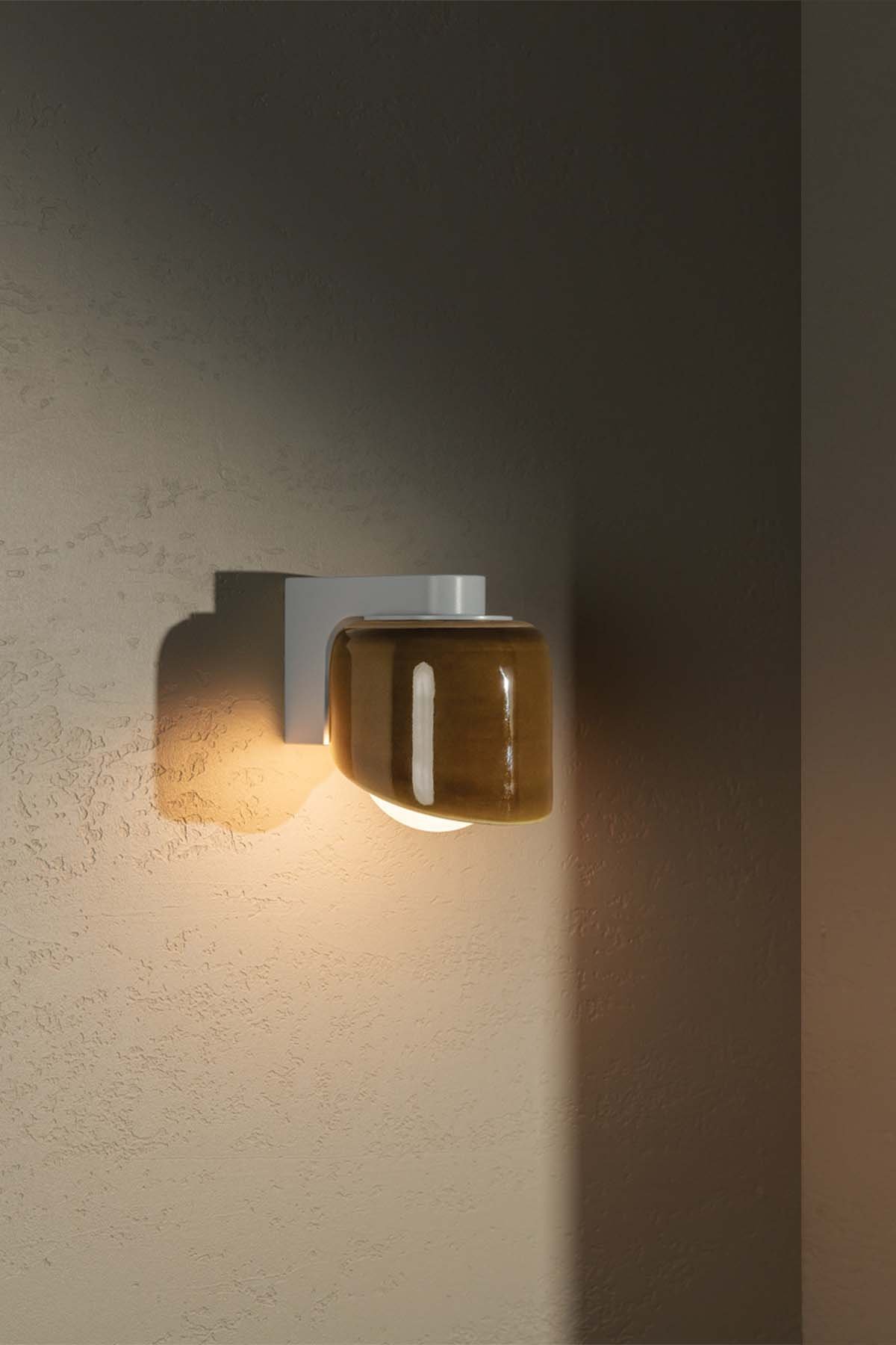 terra-05-wall-lightmarz-designschartreusewhite-satin-784935.jpg