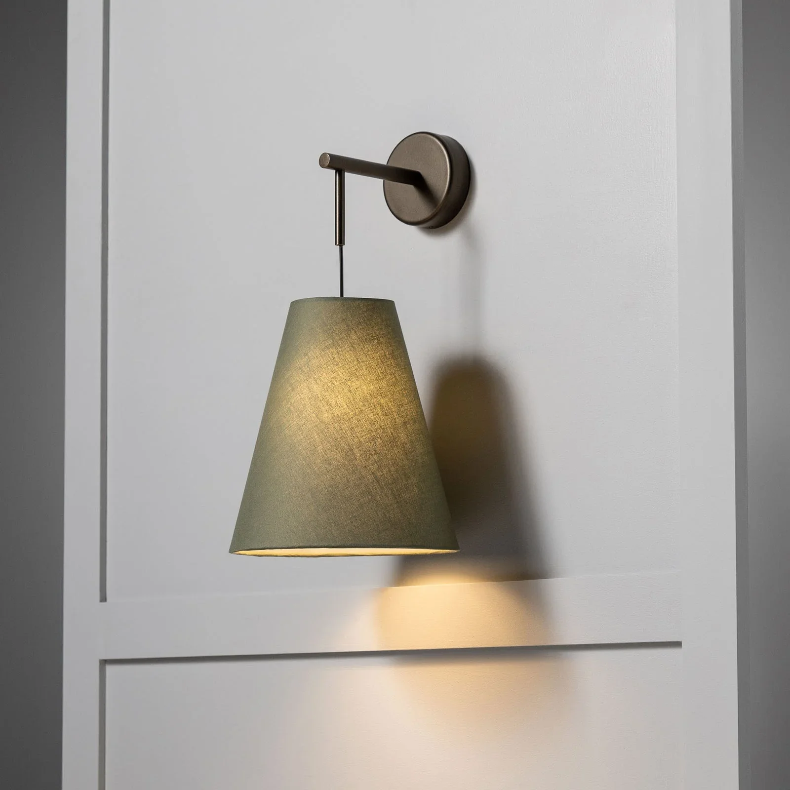 CAMPA Wall Light