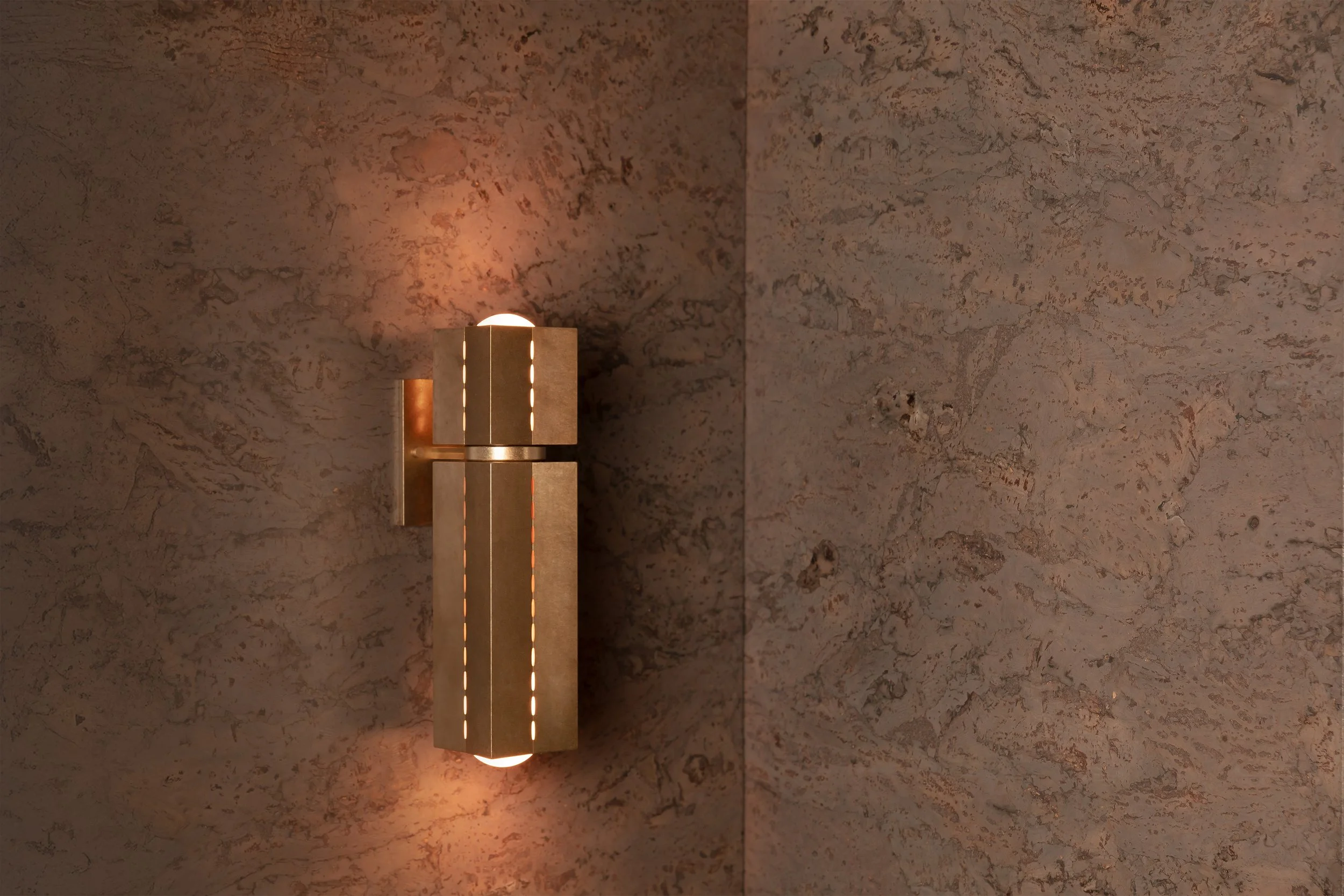 Polaris_Wall_Brass_Med_On_Landscape.jpg