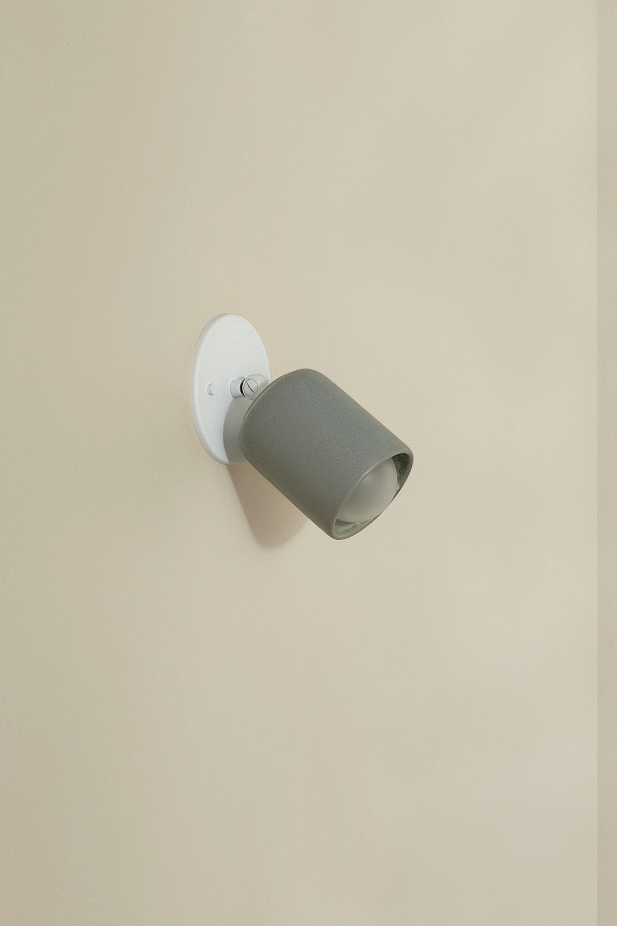 terra-1-short-articulating-surface-sconcemarz-designsfogwhite-satin-985374.jpg