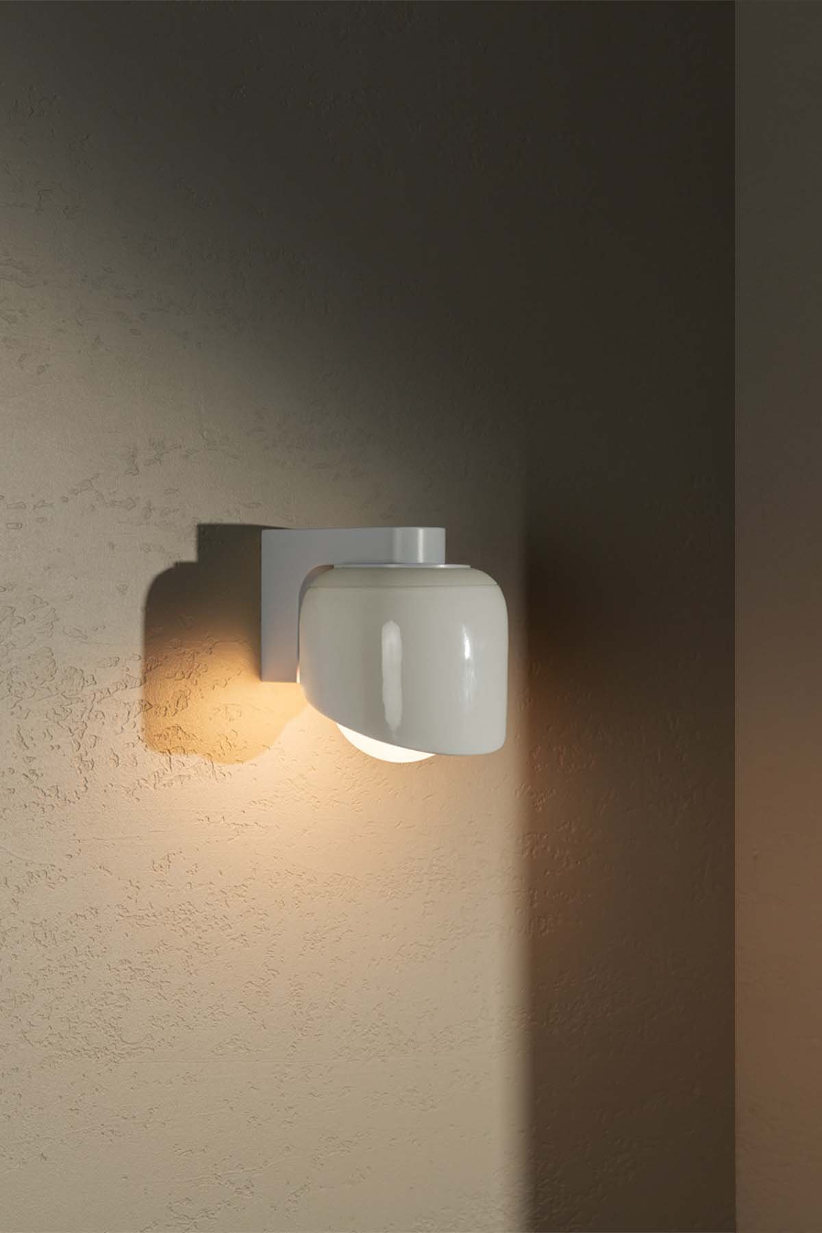 terra-05-wall-lightmarz-designsvanillawhite-satin-579056.jpg