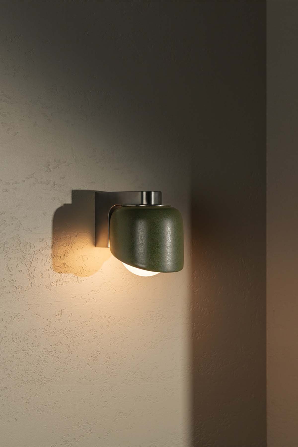 terra-05-wall-lightmarz-designsolivebrushed-nickel-353102.jpg