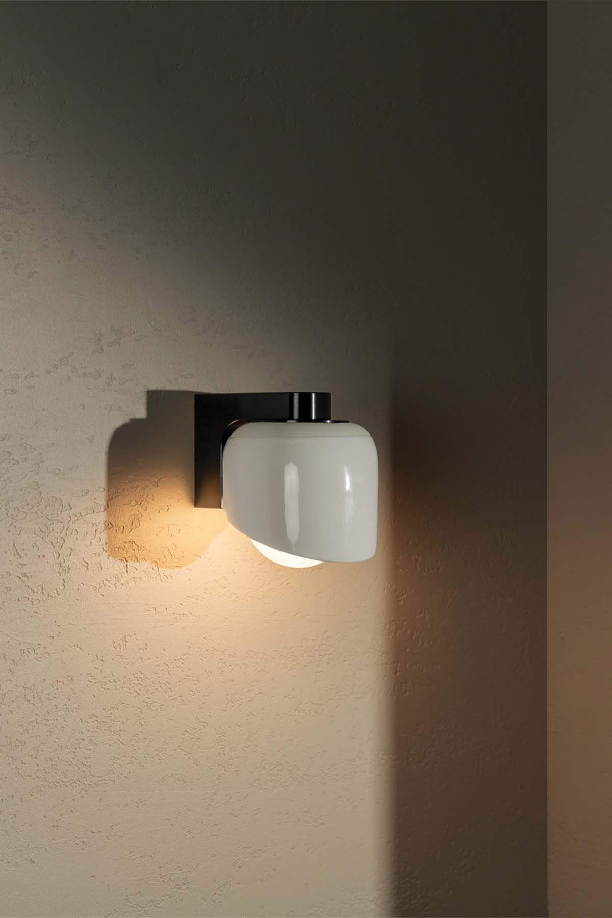 terra-05-wall-lightmarz-designsvanillabrushed-black-512757.jpg