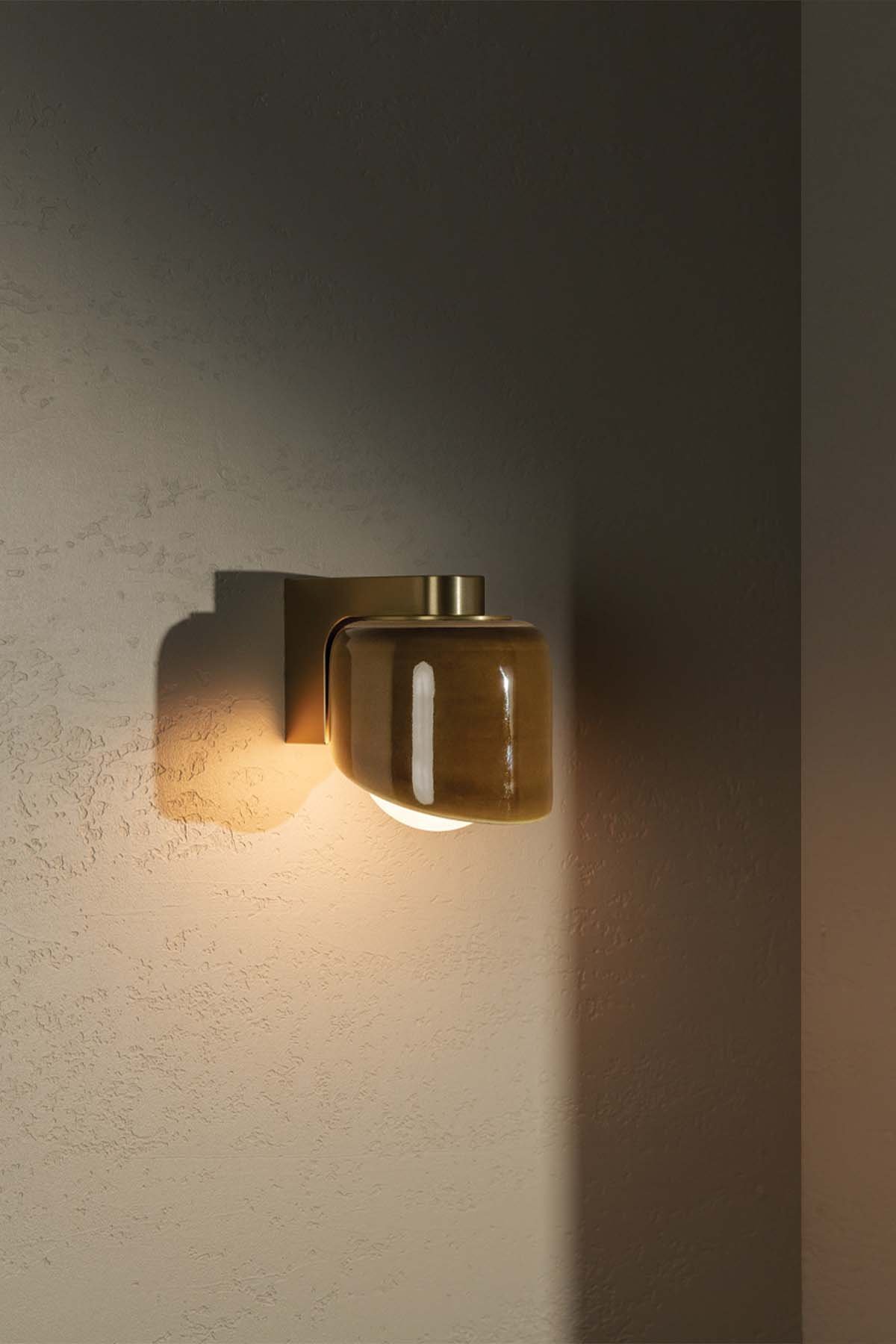 terra-05-wall-lightmarz-designschartreusebrass-155085.jpg