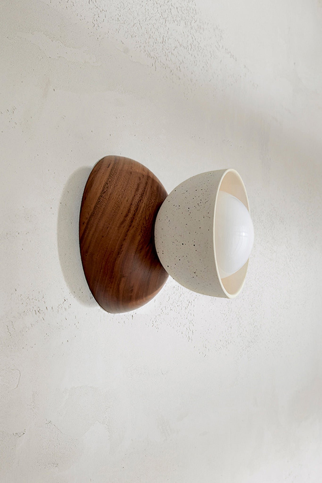terra-00-surface-sconcemarz-designsvanilla-beanwalnut-906089.jpg