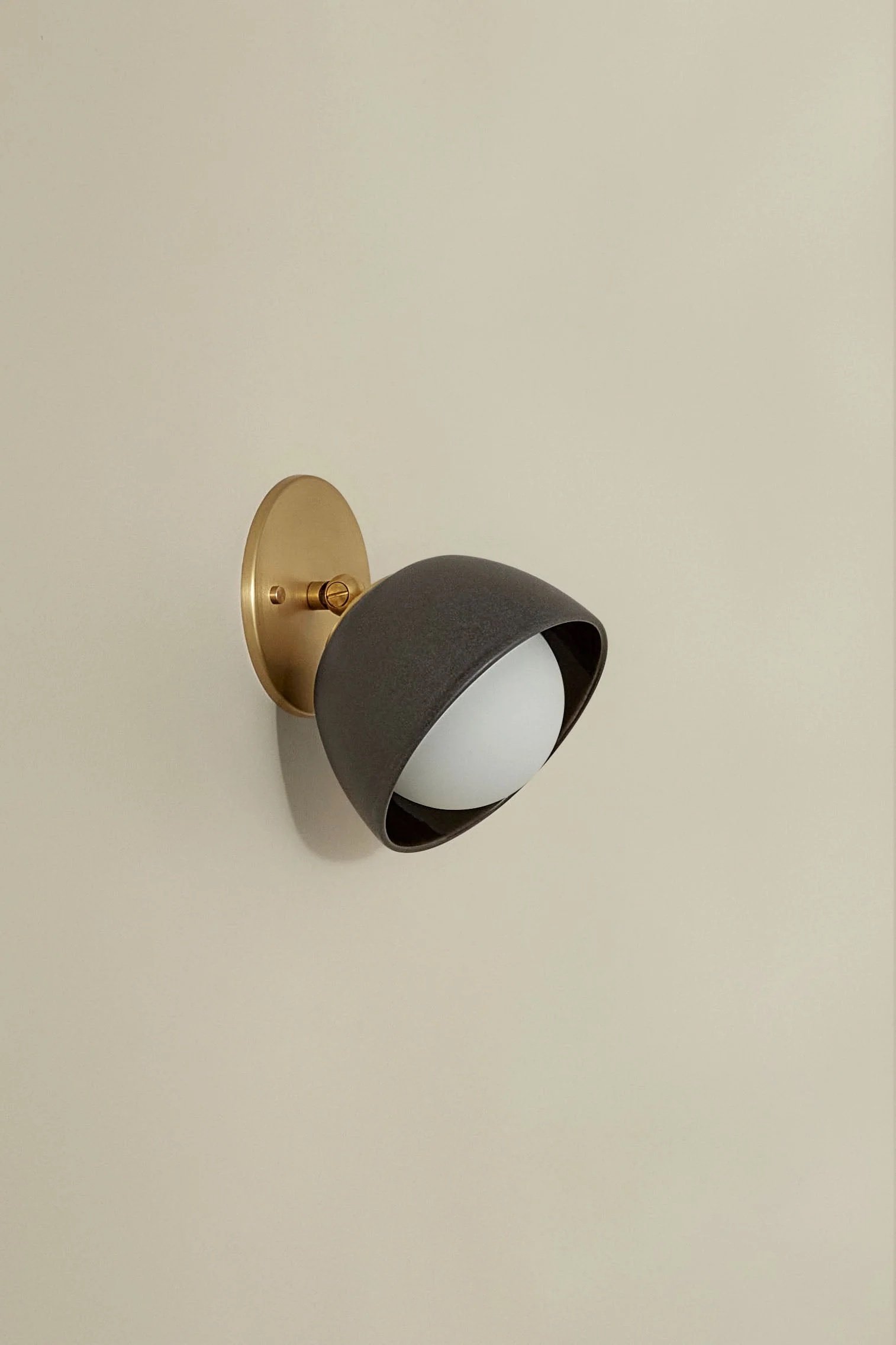 terra-0-short-surface-sconcemarz-designsleadbrass-942632.jpg
