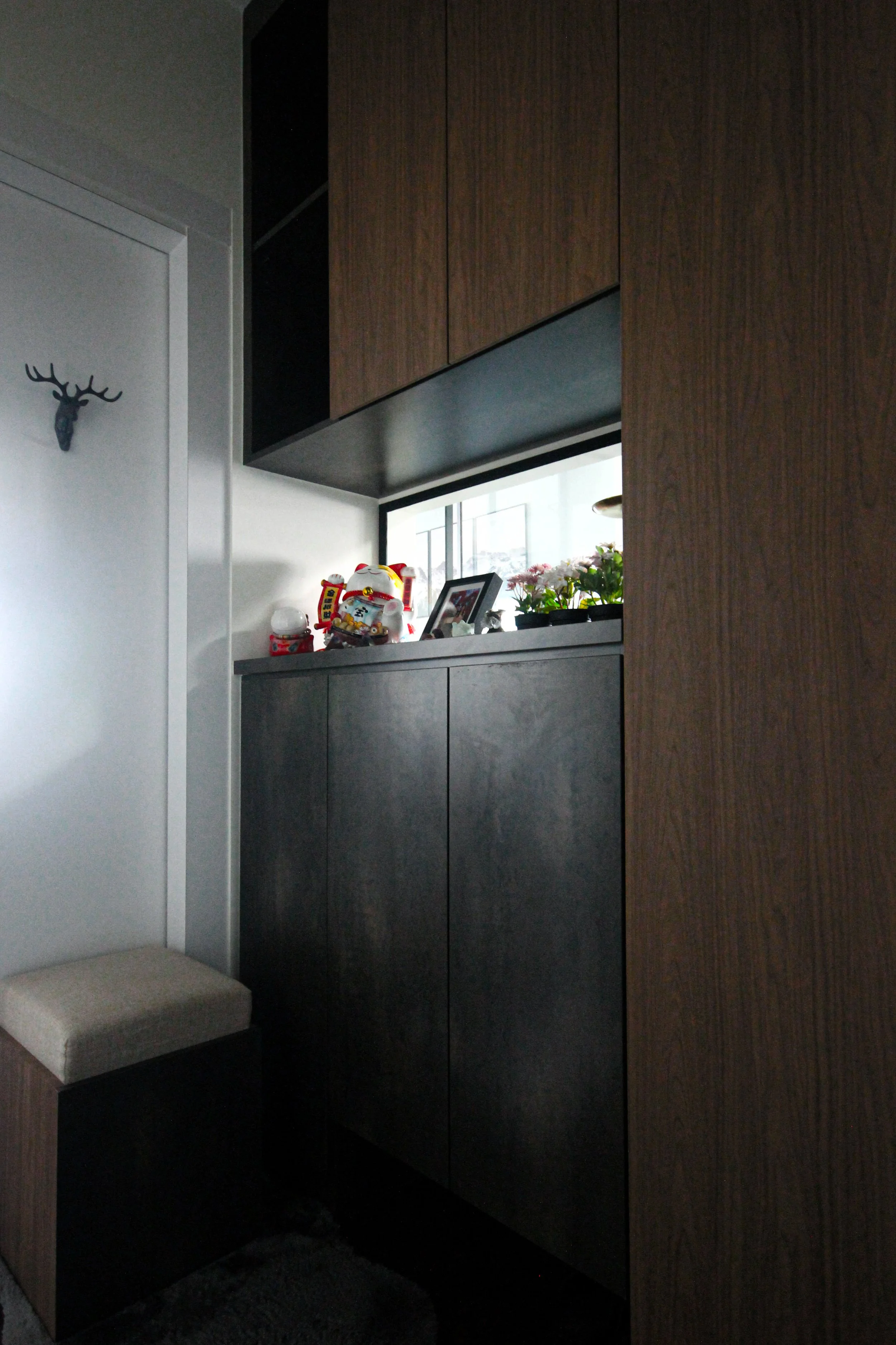 02 entrance cabinet.jpg
