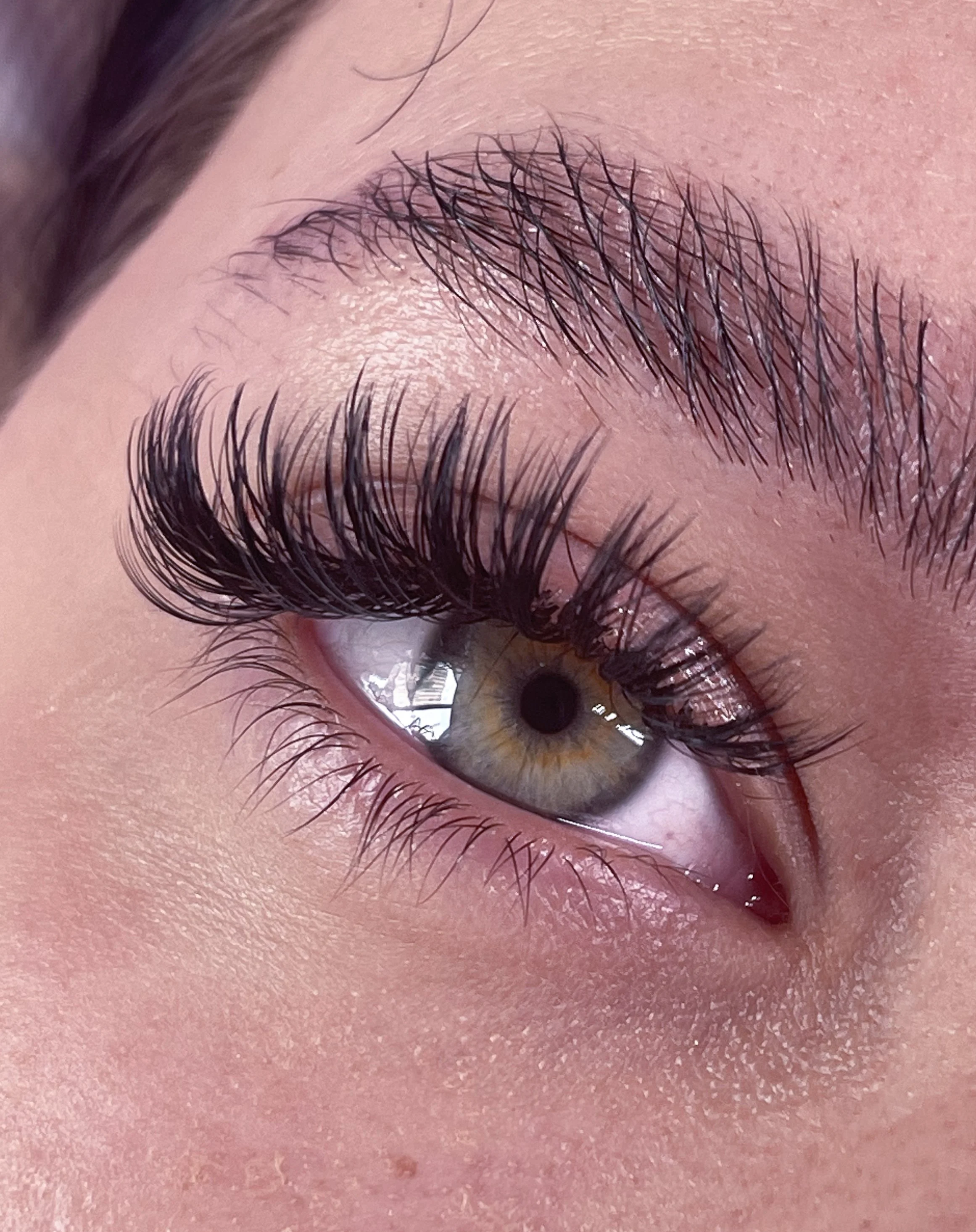 Wet Mascara Look