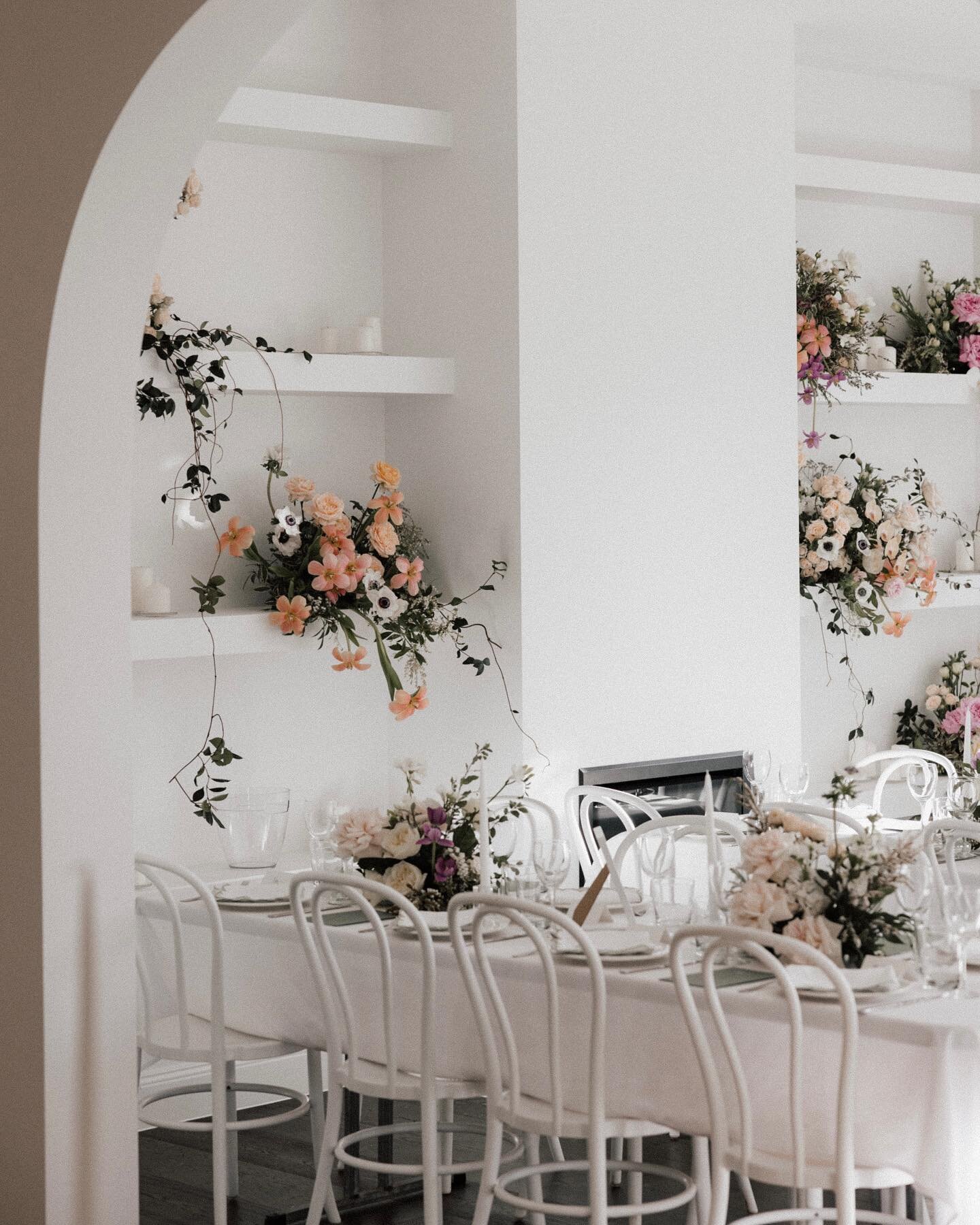 Jen &amp; Sebastian 🤍 inside their beautiful home adorned with floral gardens for the reception @bulb.creative 

&bull;
&bull;
&bull;
#weddingflorist #weddingflowers #goldcoastweddings #goldcoastflorist #goldcoastweddingflorist #goldcoastbridal#byro