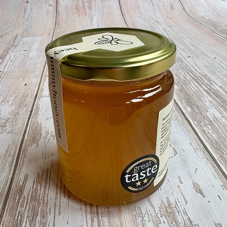 Bee Yummy Summer Blossom Cotswold Honey jar showing the Great Taste award sticker.