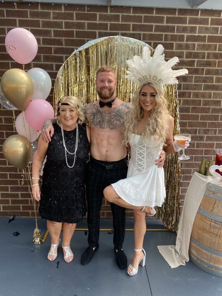 Topless Waiter Tom at Hens Party Melbourne Veeta Events.jpeg