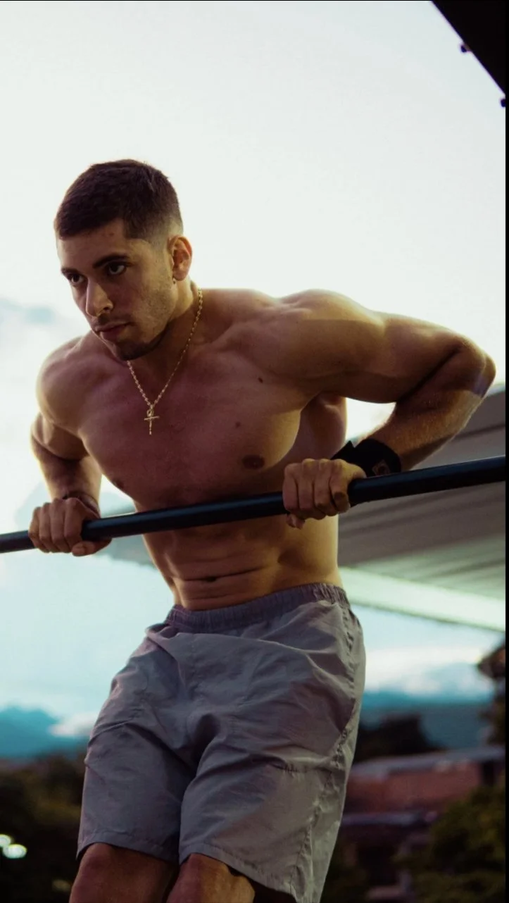 Diego Topless Waiter 4_Verta Events.jpg