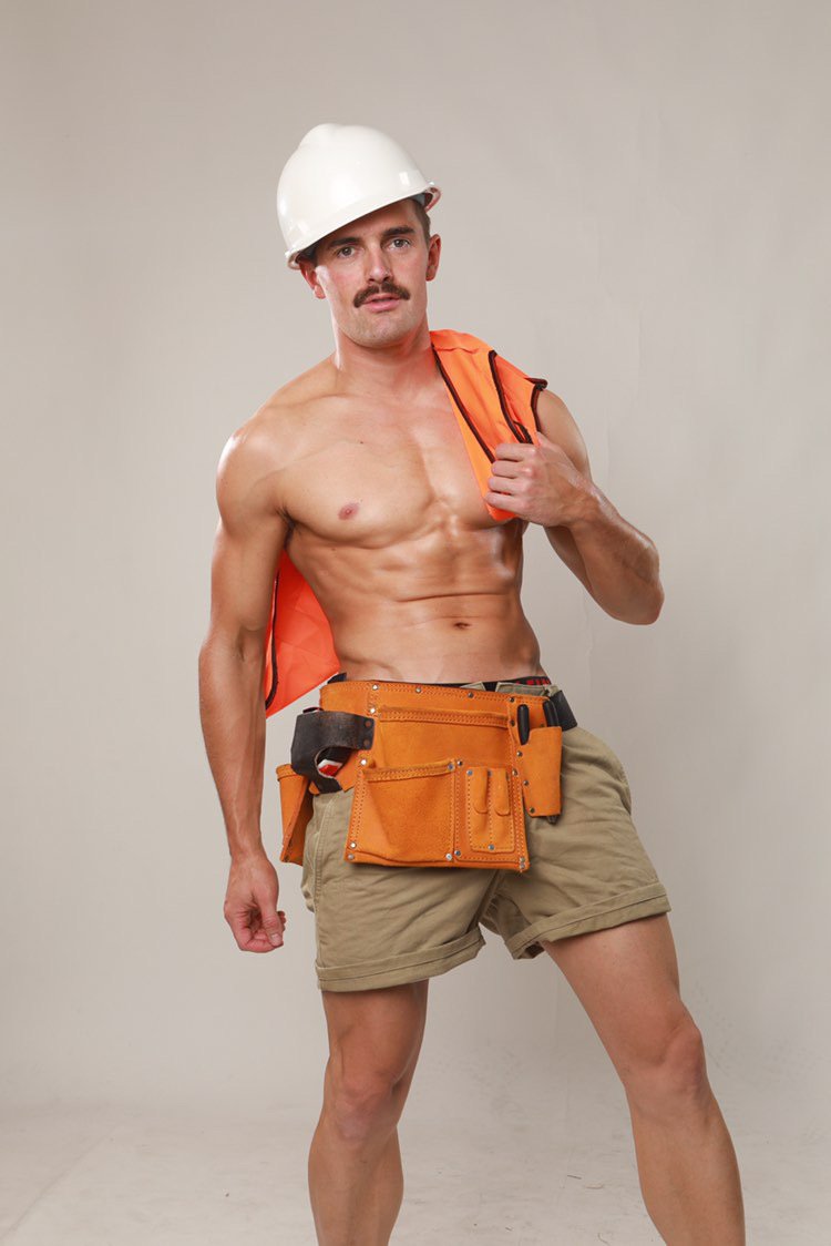 Byron Strip Performer 3_Verta Events.jpg