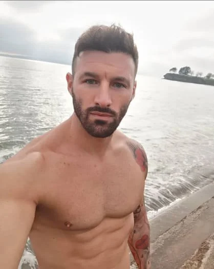 Jay Manning Topless Waiter Melbourne.jpg