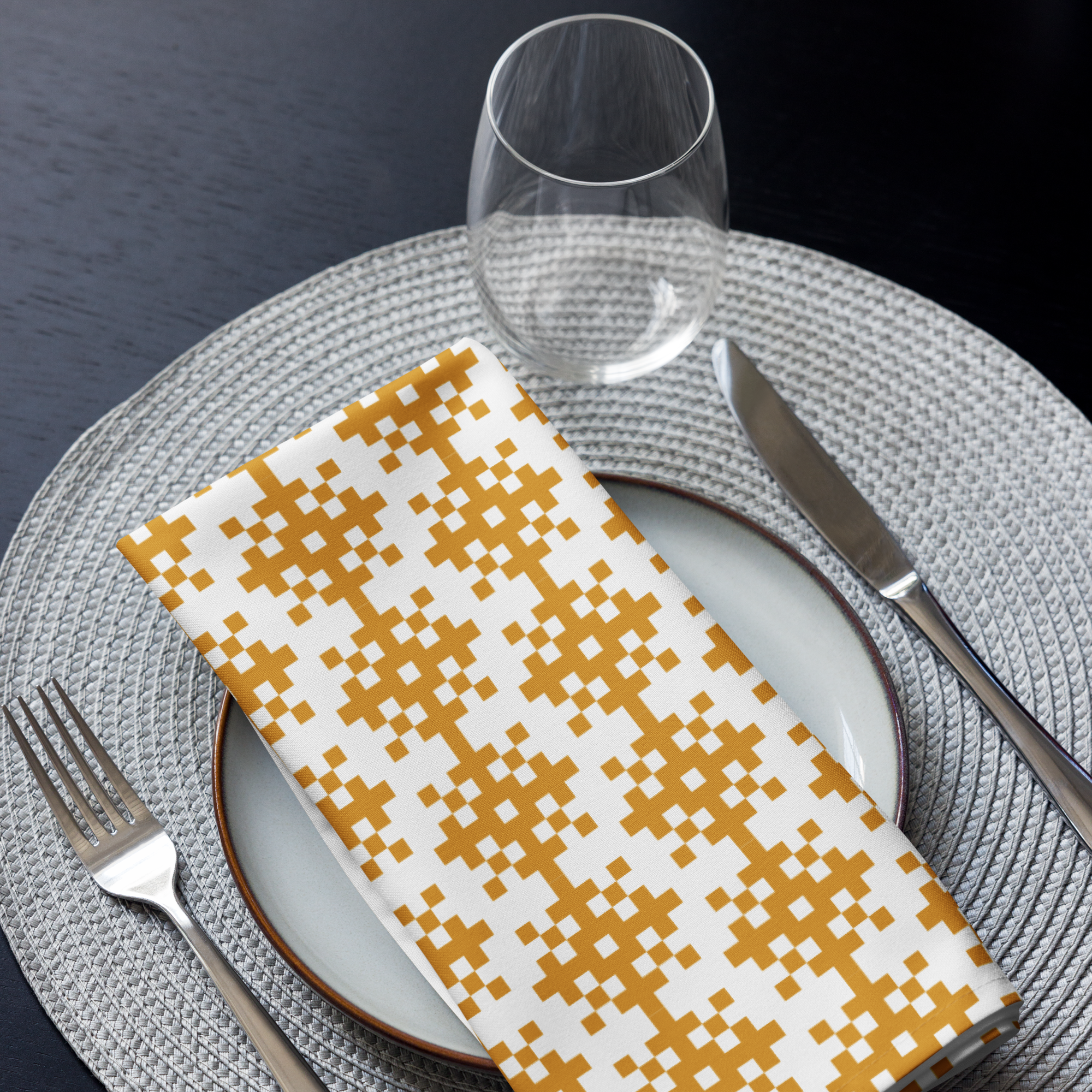 cloth-napkin-set-(4)-white-front-659feab8e0233.png