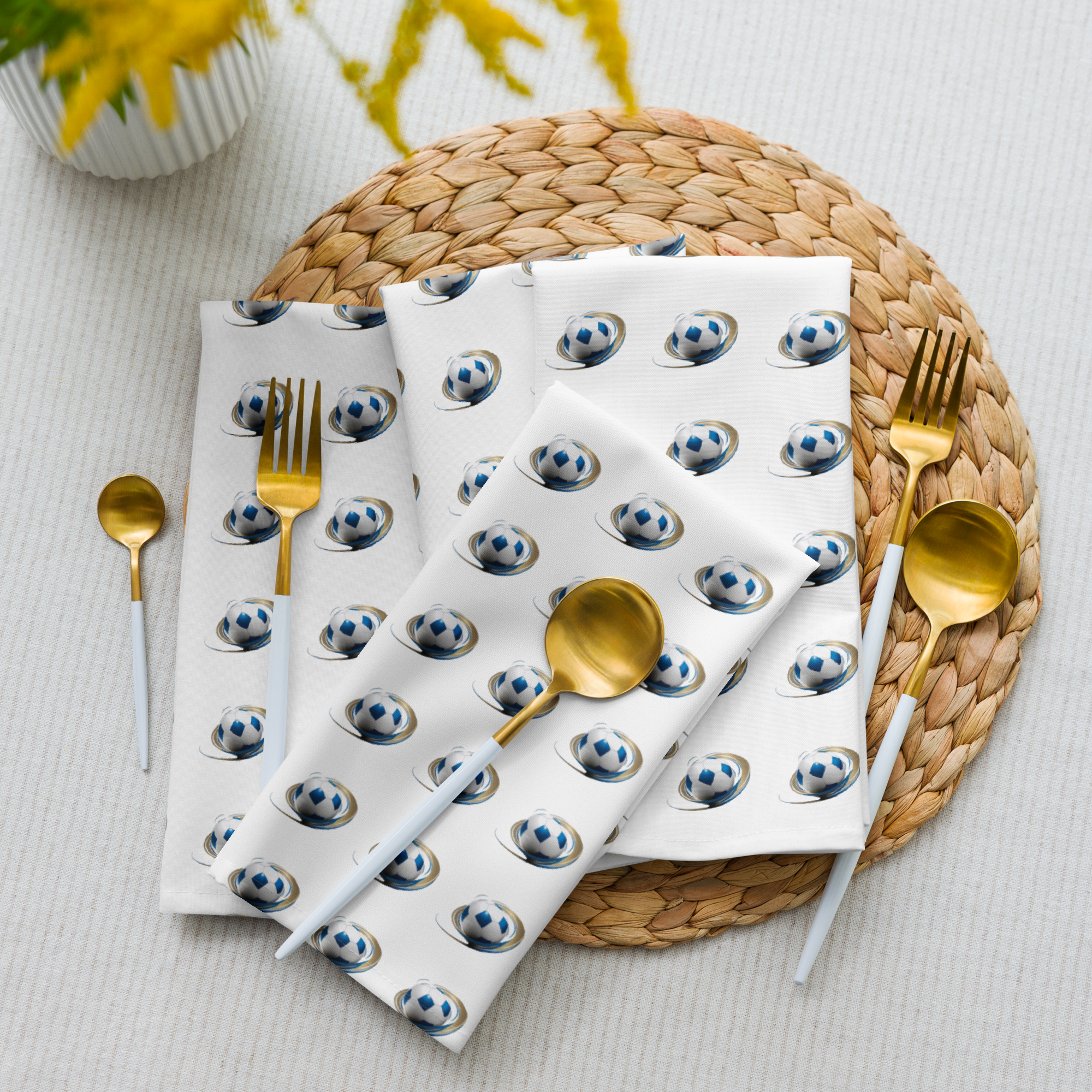 cloth-napkin-set-(4)-white-front-69a8c1a96358f.png