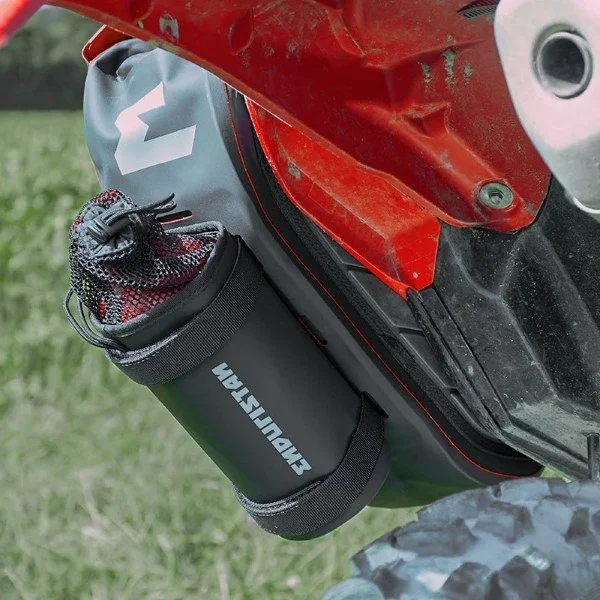 L'étui à bouteille de la marque Enduristan compatible avec les side-cars de marque Ural Motorcycles