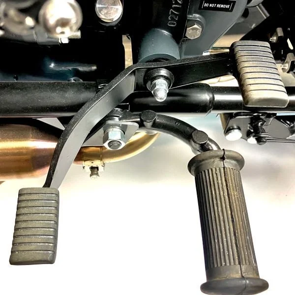 Caoutchouc de pédale depuis 2017 du couvercle de carter de boîte, pièce détachée d'origine Ural Motorcycle pour sidecar via Moto Side Aventure (concessionnaire side-car Ural)