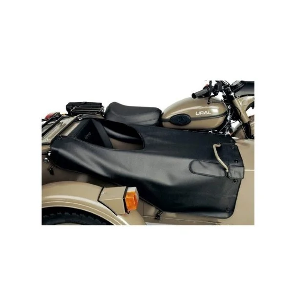 The kayak-style tonneau cover for sidecars since 2013 is an accessory for Ural sidecars via Moto Side Aventure (Ural sidecar dealer).