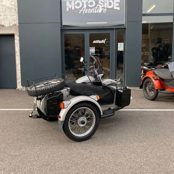 Le side-car Ural Sportsman 2RM 2022 est un side-car d'occasion de collection n'existant qu'en 20 modèle et disponible dans notre dépot/vente de Valence