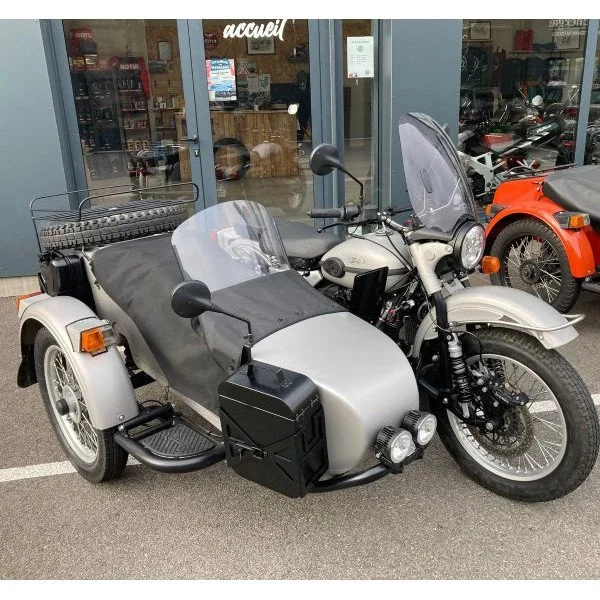 Le side-car Ural Sportsman 2RM 2022 est un side-car d'occasion de collection n'existant qu'en 20 modèle et disponible dans notre dépot/vente de Valence