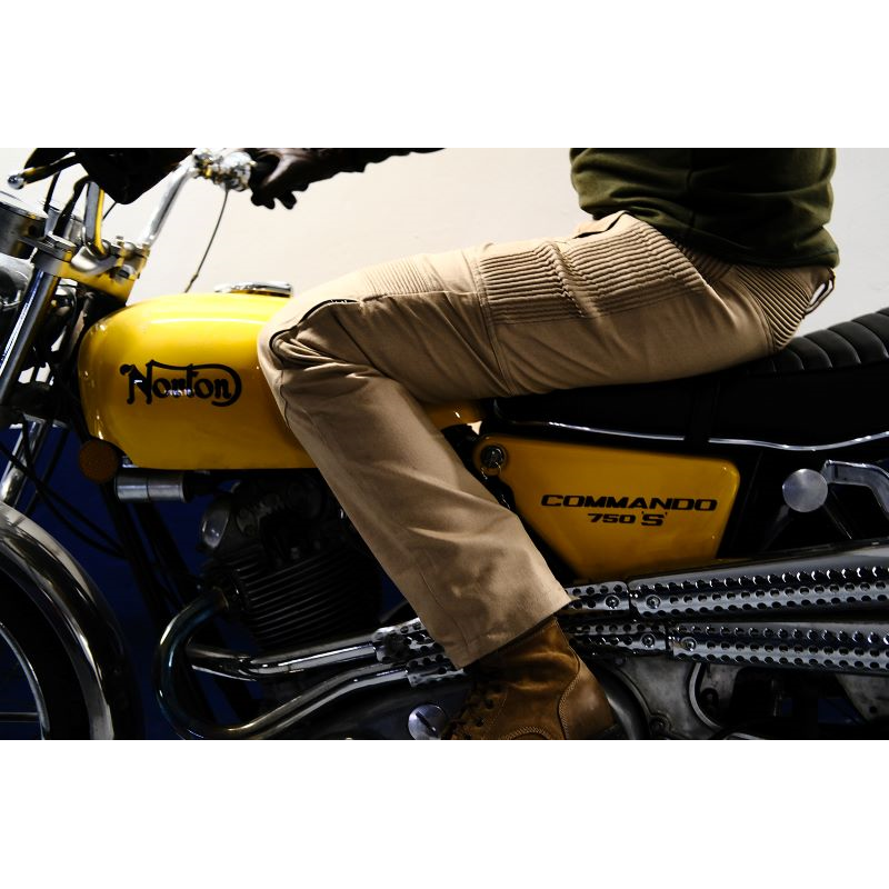 Pantalon Marshal sable, équipement de pilote par Fuel Motorcycles via Moto Side Aventure (concessionnaire side car Ural)