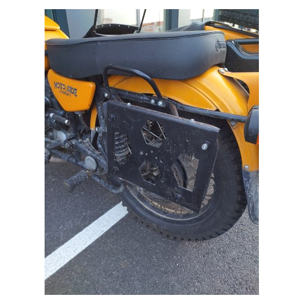 Ensemble de sacoche arrière SW-Motech avec support et platine pour side-car Ural via Moto Side Aventure (concessionnaire sidecar Ural)