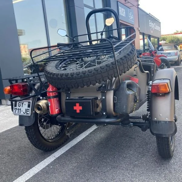 Le side-car Ural Gear Up 2RM de 2024 est un side-car d'occasion disponible dans notre dépot/vente de Valence