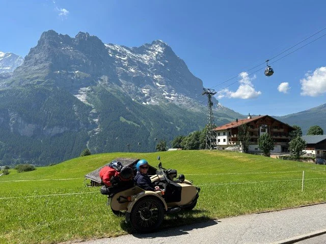 Eiger, sommet individualisé des Alpes situé en Suisse dans le massif des Alpes bernoises