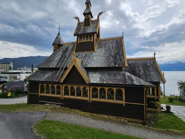 Eglise en bois “debout“