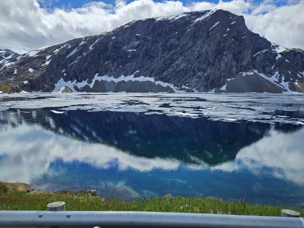 Lac gelé à 1397 m d’altitude