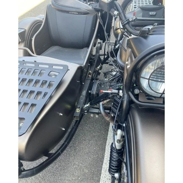 Le side-car Ural Gear Up 2RM de 2024 est un side-car d'occasion disponible dans notre dépot/vente de Valence