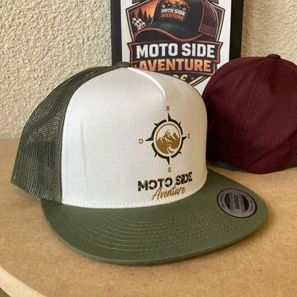 La gorra «Moto Side Aventure Classic trucker» verde es uno de los accesorios para sidecares Ural que ofrece Moto Side Aventure