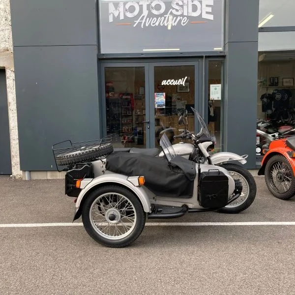 Le side-car Ural Sportsman 2RM 2022 est un side-car d'occasion de collection n'existant qu'en 20 modèle et disponible dans notre dépot/vente de Valence