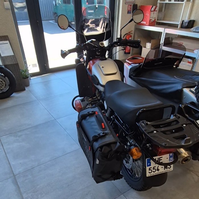 SysBag WP L avec platine d'adaptation gauche, accessoire pour side-car Ural via Moto Side Aventure (concessionnaire sidecar ural)