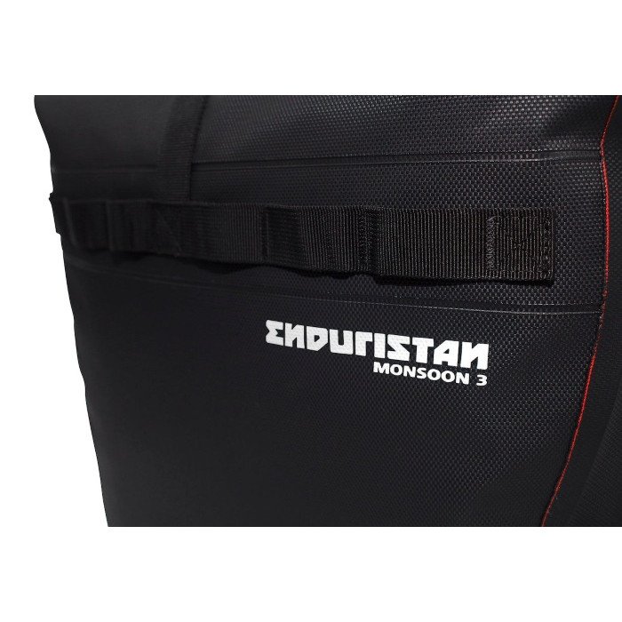 Sacoches Moonsoon 3 de la marque Enduristan pour le garde-boue compatible avec les side-cars de marque Ural Motorcycles