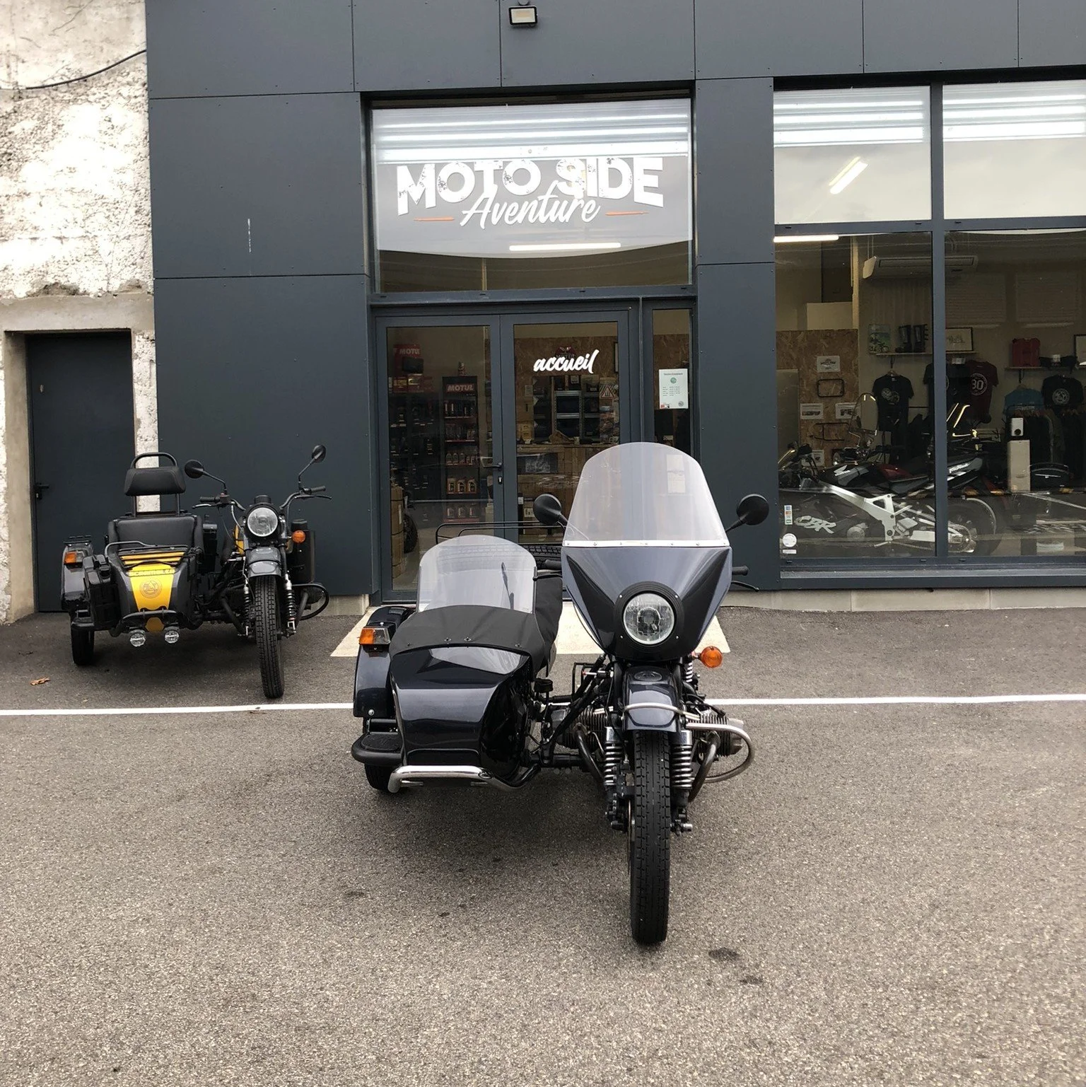 Le side-car Ural Sportsman 2018 est un side-car d'occasion avec 12 500 km au compteur et disponible en dépot/vente dans notre atelier de Valence.