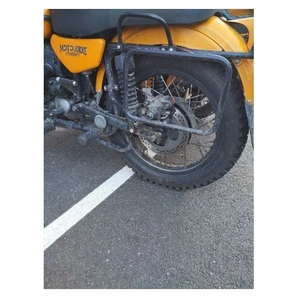 Conjunto de bola traseras SW-Motech con soporte y placa para sidecar Ural a través de Moto Side Aventure (distribuidor de sidecares Ural)